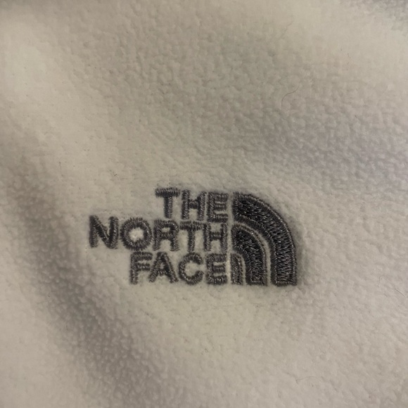 The North Face XL 1/4 Zip Sweater - Picture 6 of 7